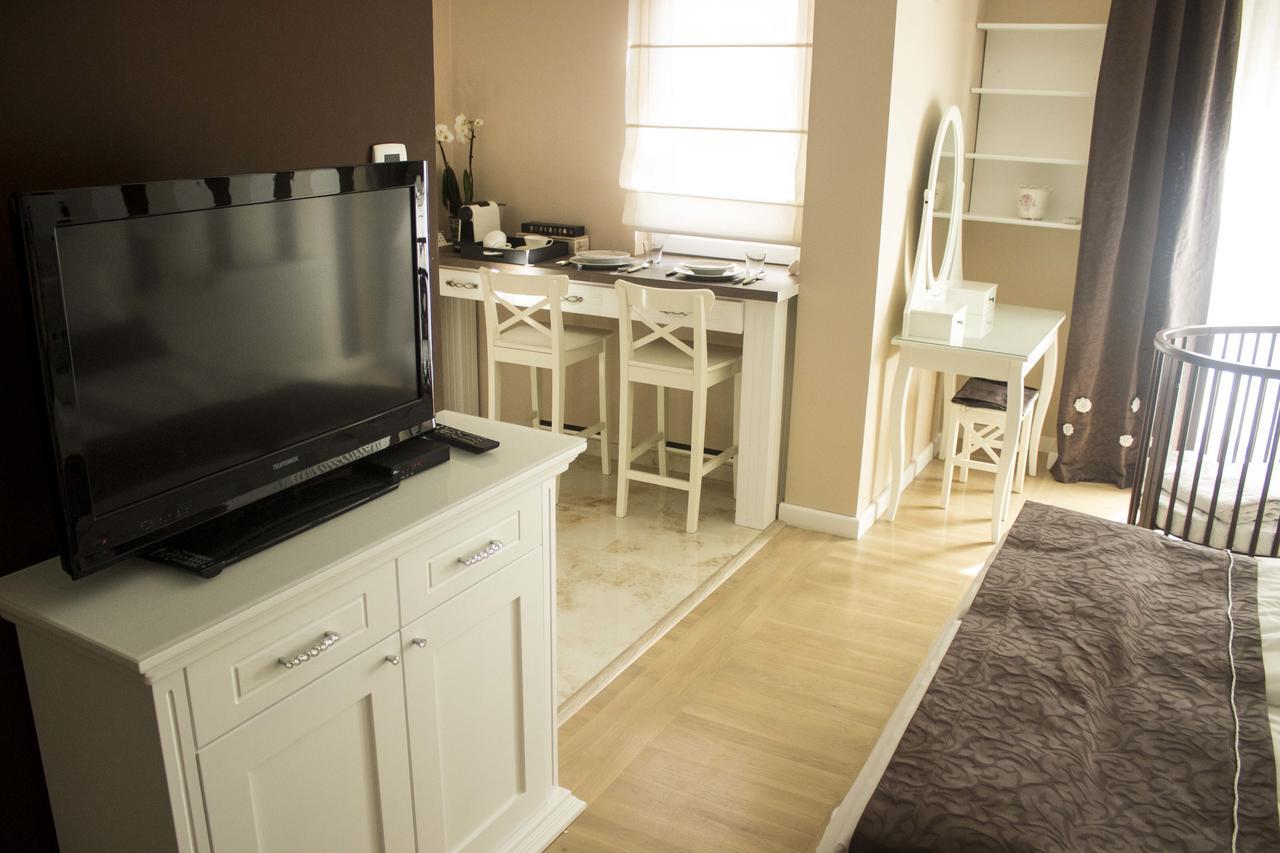 Lux New White Novi Sad
