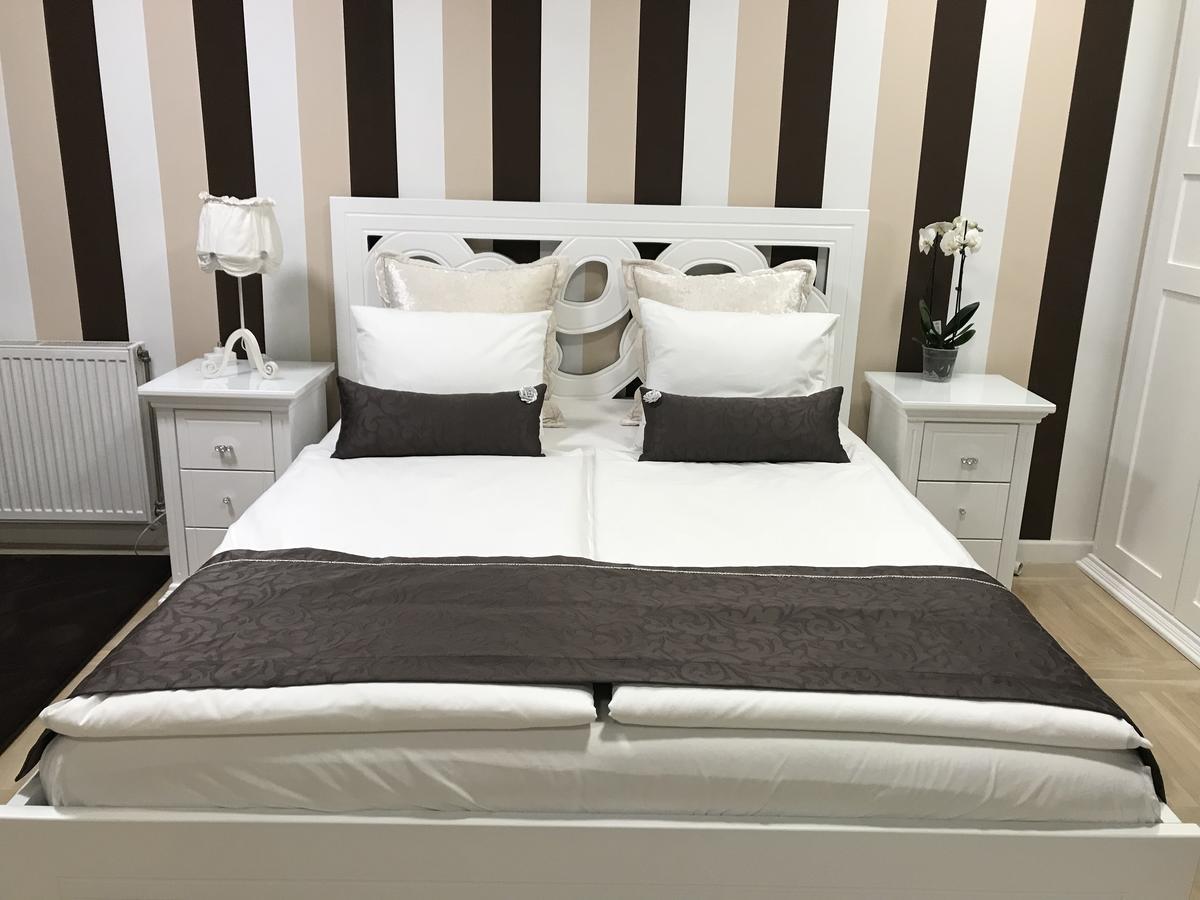 Lux New White Novi Sad