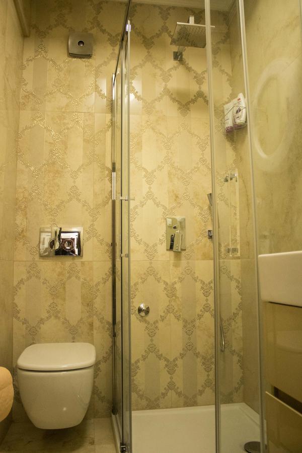 Lux New White Novi Sad